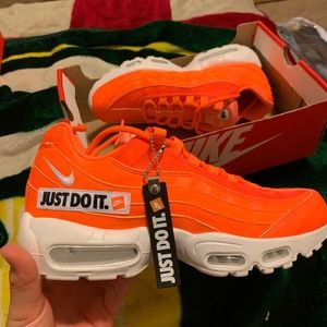 Air Max 95 'Just Do It' (Size: 8.5 M)